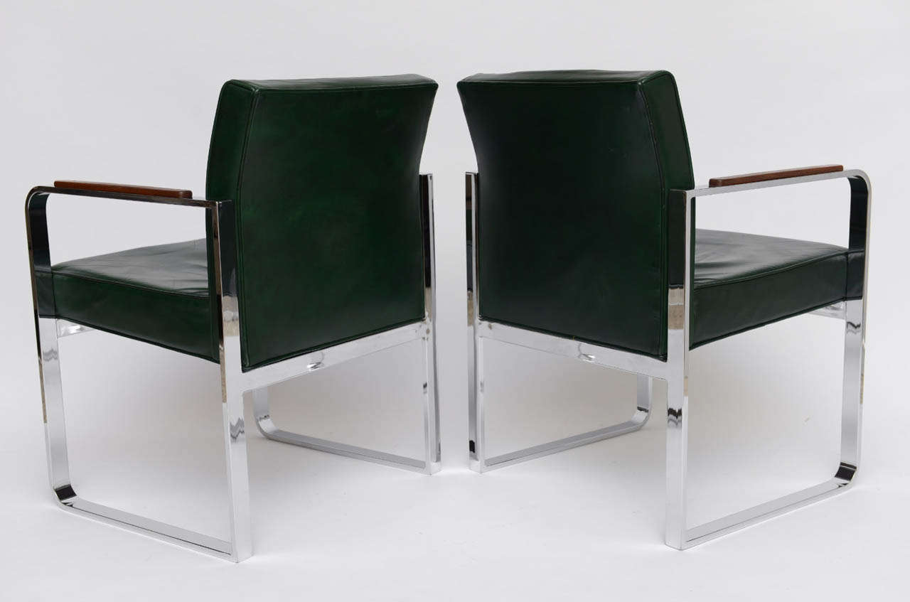 Pair of 1940s Green Leather Chrome Streamline Modern Armchairs In Good Condition In Miami, FL