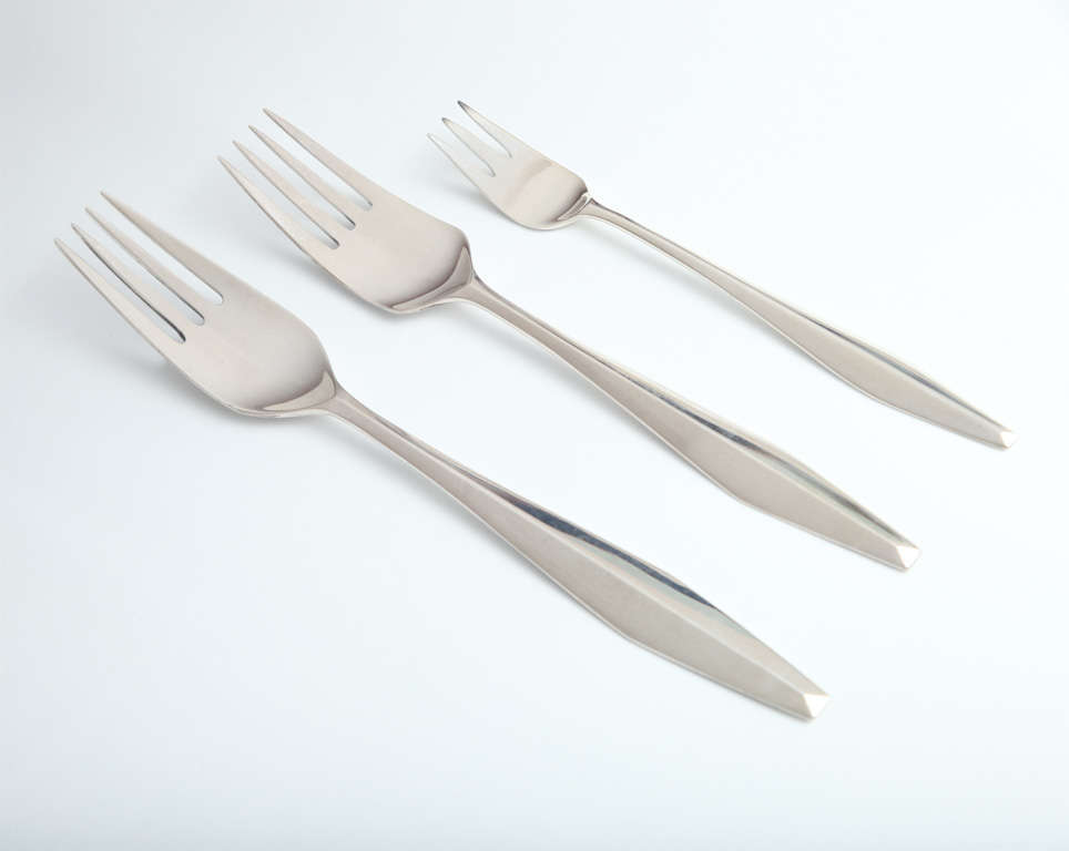 Mid-Century Modern Rare and Extensive Set of Gio Ponti Diamond Sterling Flatware