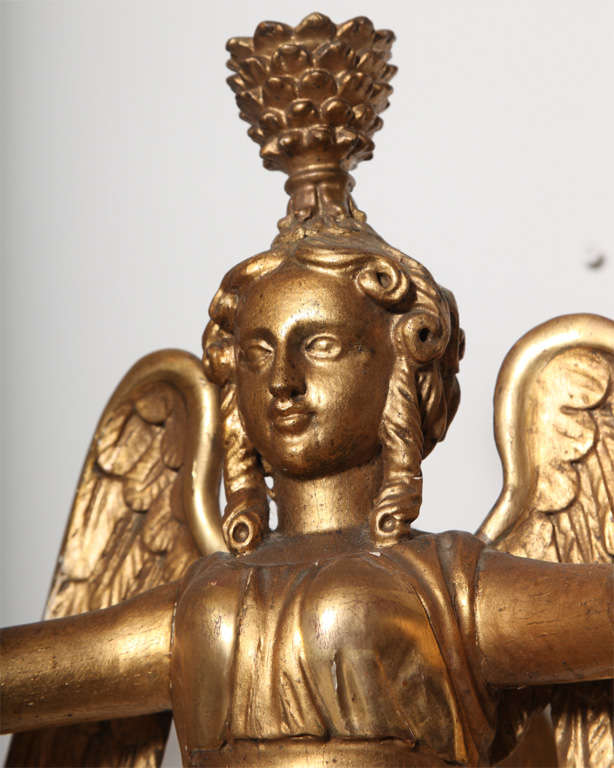 XIXe siècle Paire d'appliques néoclassiques en bois doré sculpté du 18ème / 19ème siècle en vente