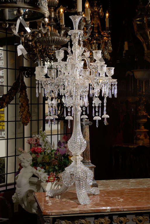 Cristalleries de Baccarat. Une paire de magnifiques candélabres en cristal.  vers 1880 en vente 12