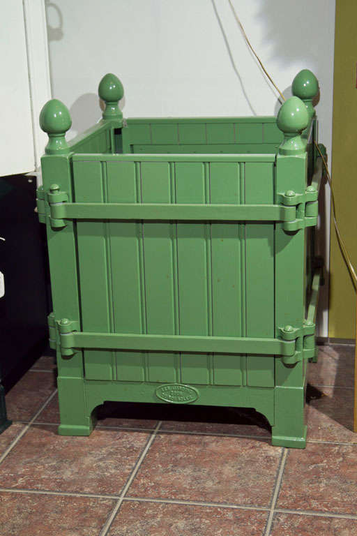 Only authentic reproduction of Versaille boxes. Iron posts, and oak side walls - Plaque reads 