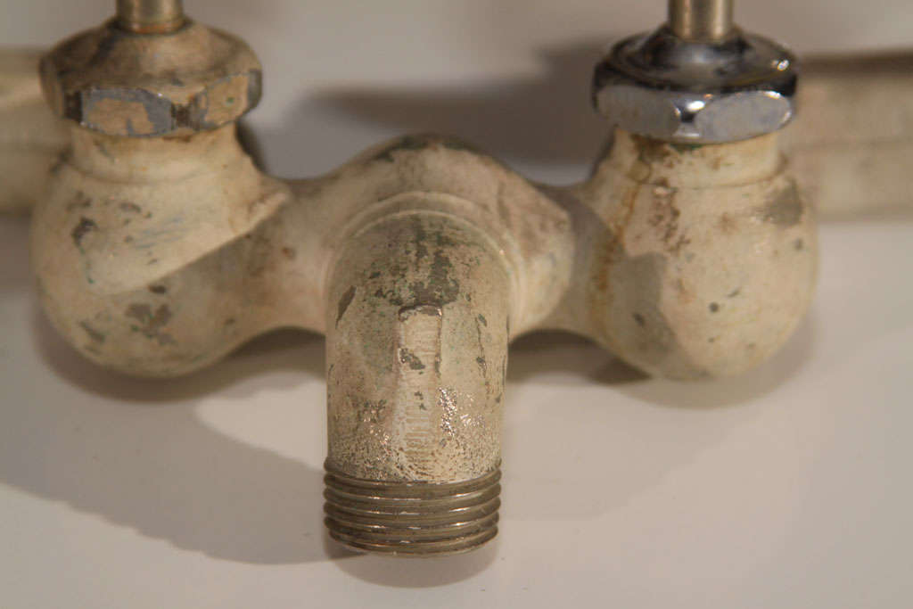 Snail Garden Faucet In Good Condition In Seattle, WA