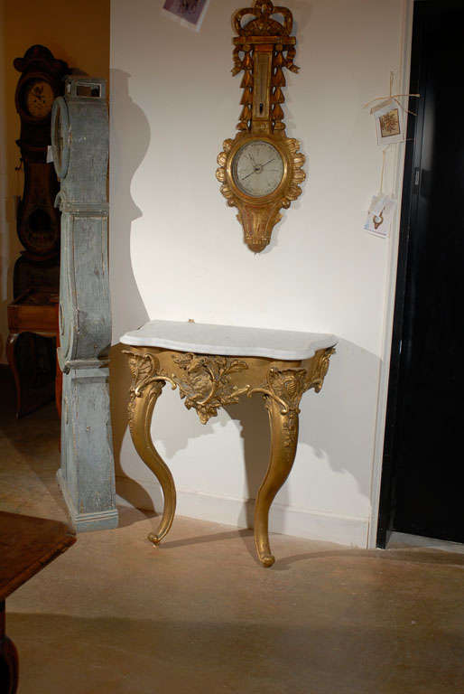 French Rococo Revival 1850s Console Table with Carrara Marble Top and Gilt Base 4