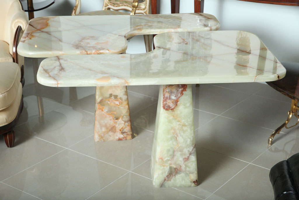 Italian Modern Onyx Center Table/Pair of Corner Consoles, attributed to Borsani For Sale 5
