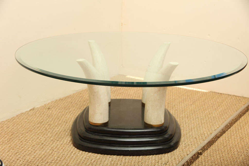 Américain Table de cocktail tubulaire en pierre tessellée en vente