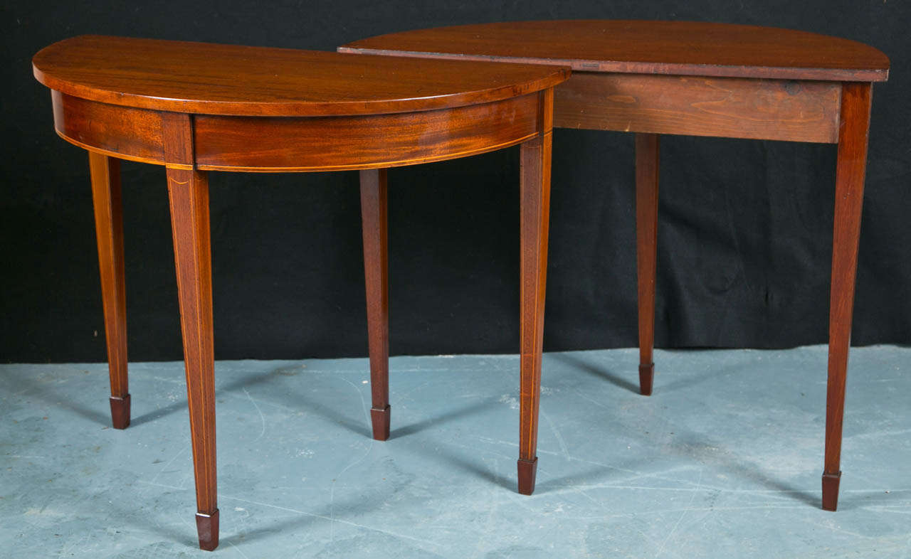 Paire de tables Demilune en acajou 1