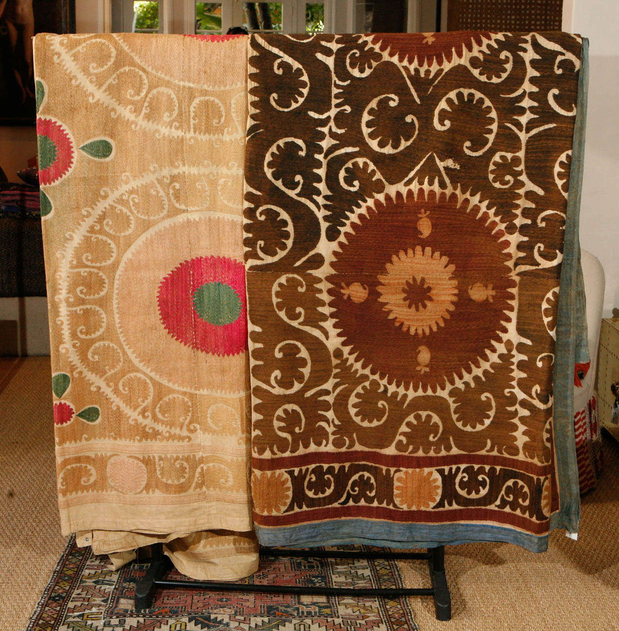 Vintage Queen Bed Size Suzanis