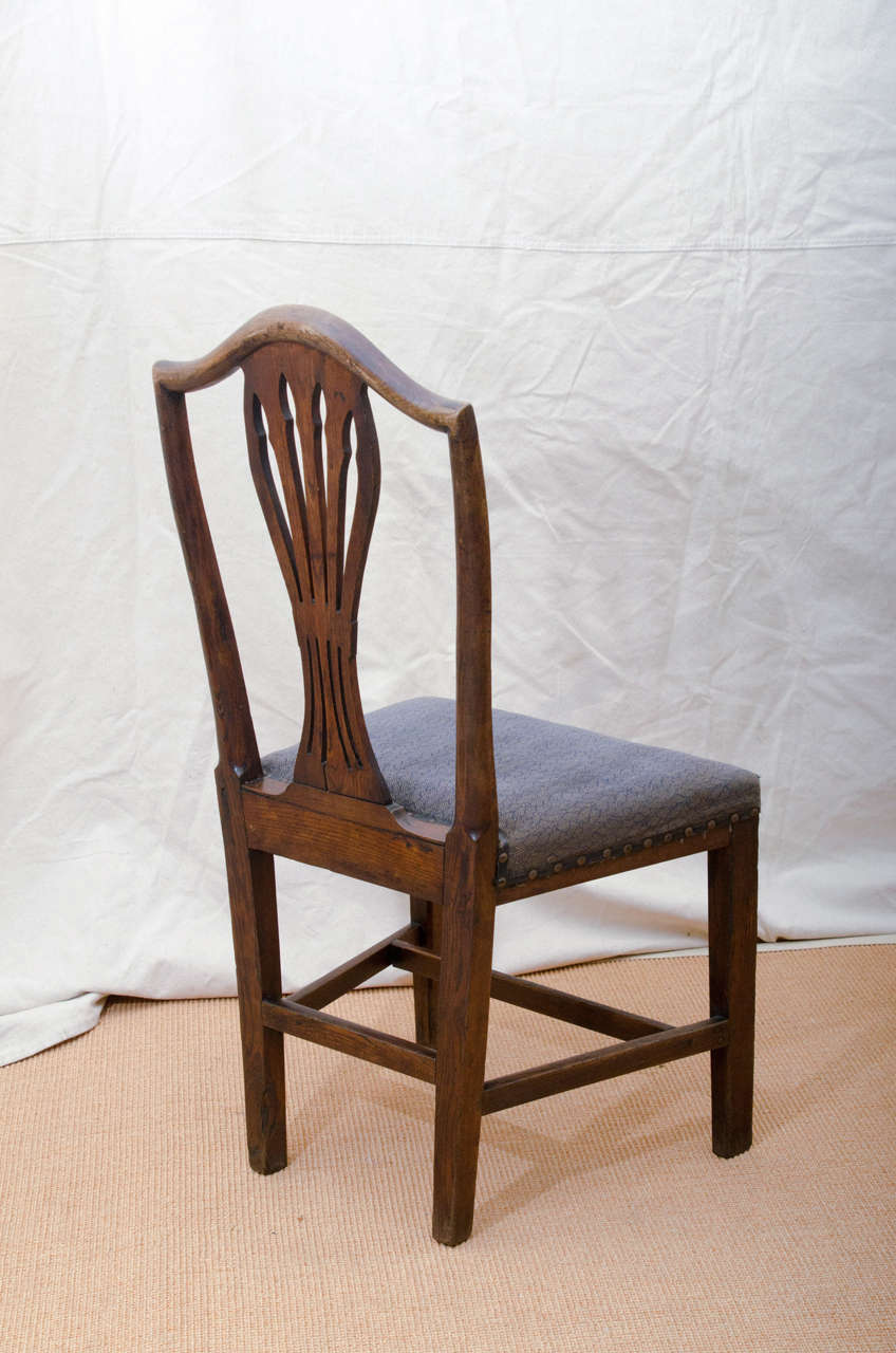 Joinery Oak 18th Century English Arrow Cut-Out, Shield Back Country Chair