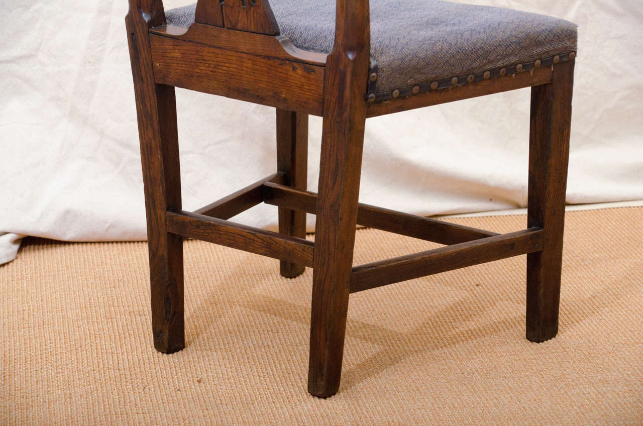 Oak 18th Century English Arrow Cut-Out, Shield Back Country Chair 1