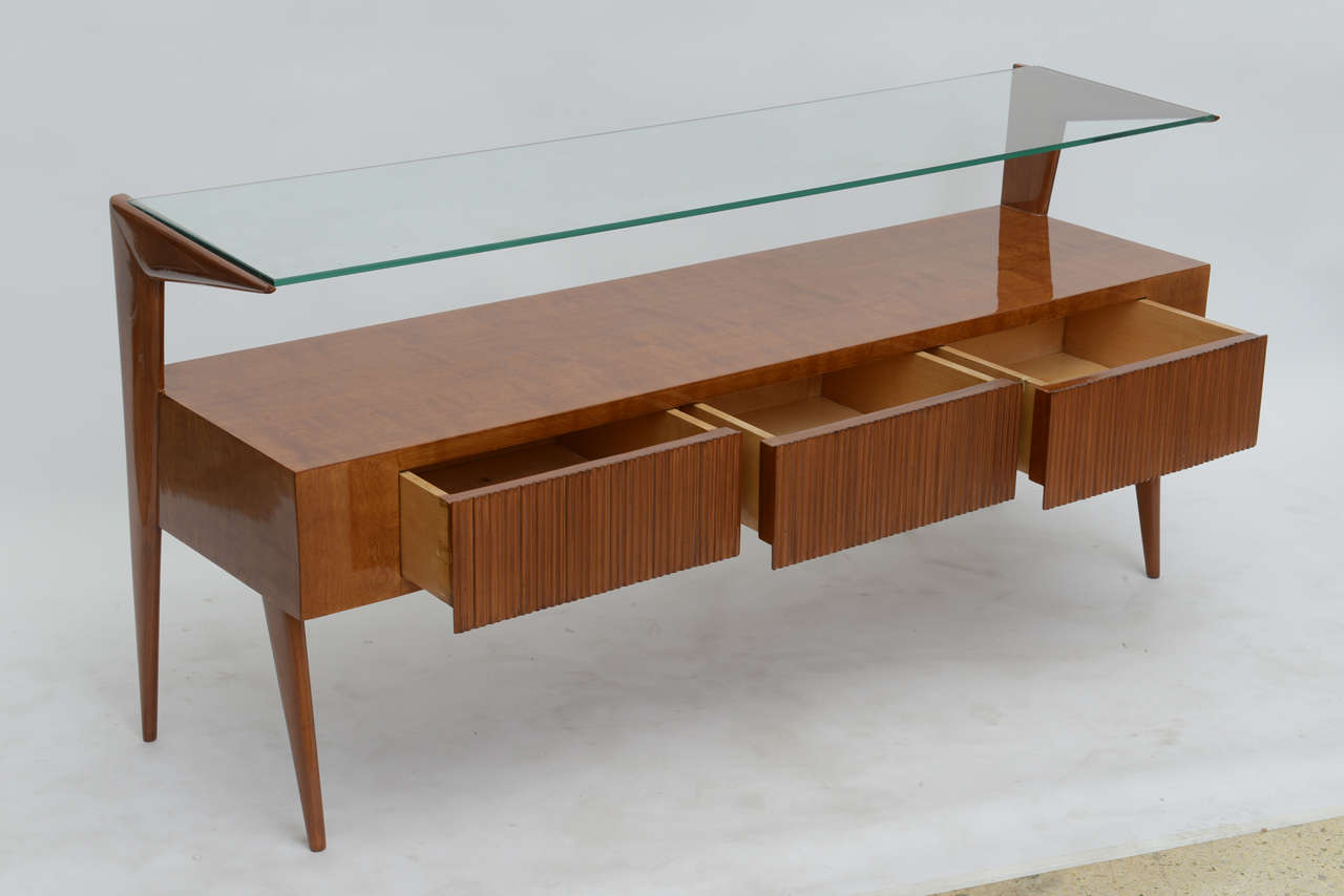 Italian Modern Walnut and Glass Top Two-Tiered Low Table, Paulo Buffa Attributed For Sale 1