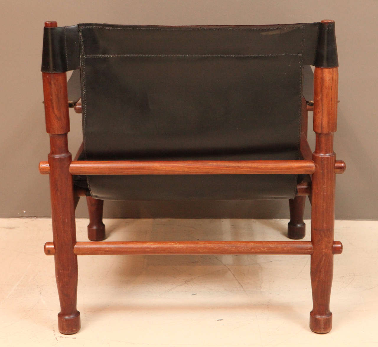 Pair of Black Leather and Rosewood Scandinavian Safari Chairs 4