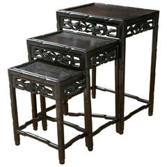 tables gigognes chinoises sculptées du 19e siècle