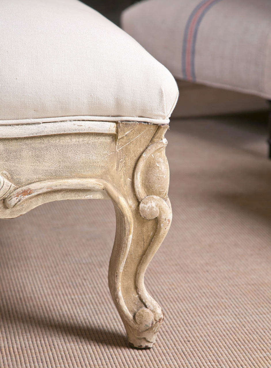 Large Louis XV Style Ottoman In Good Condition In Stamford, CT