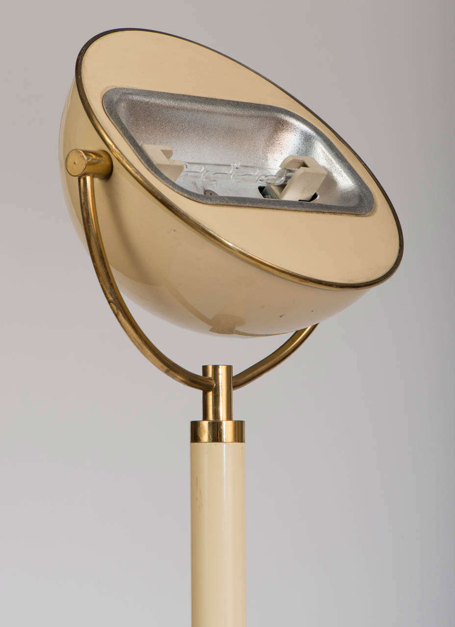 Standard lamp with enameled bowl and stem, Italy circa 1950 In Excellent Condition For Sale In Macclesfield, Cheshire