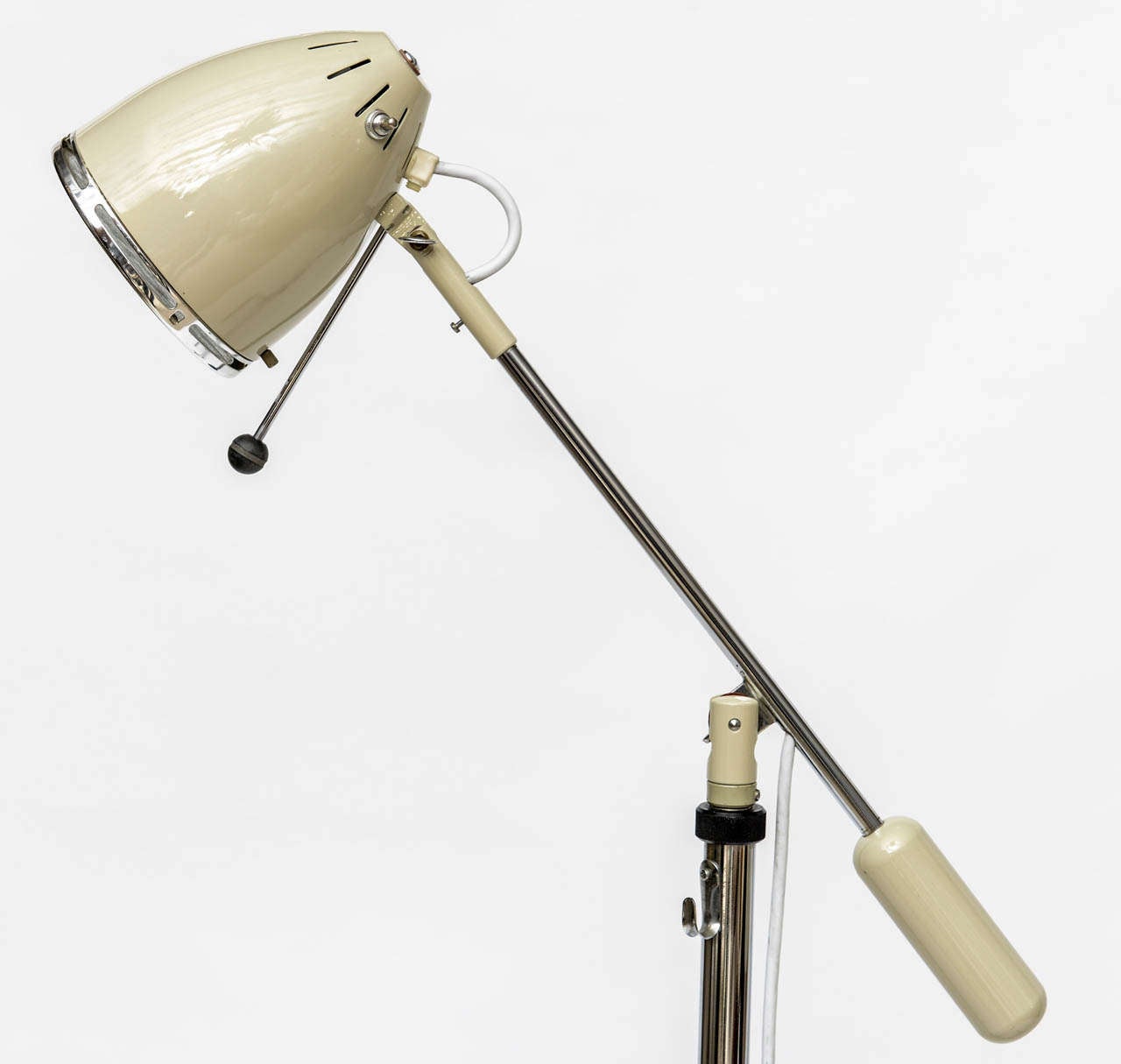 Milieu du XXe siècle Lampadaires médicaux allemands réglables en chrome et émail des années 1960