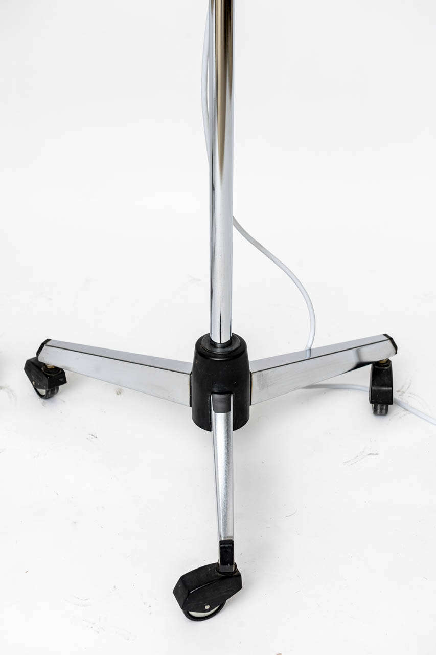 Chrome Lampadaires médicaux allemands réglables en chrome et émail des années 1960