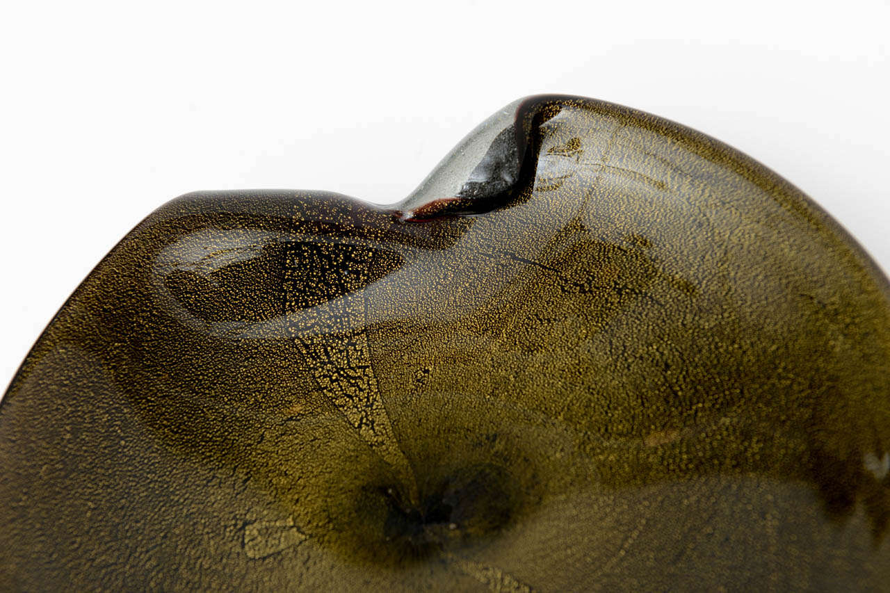 Mid-20th Century Italian Murano Glass Seguso Pinwheel Gold Aventurine Bowl or Dish