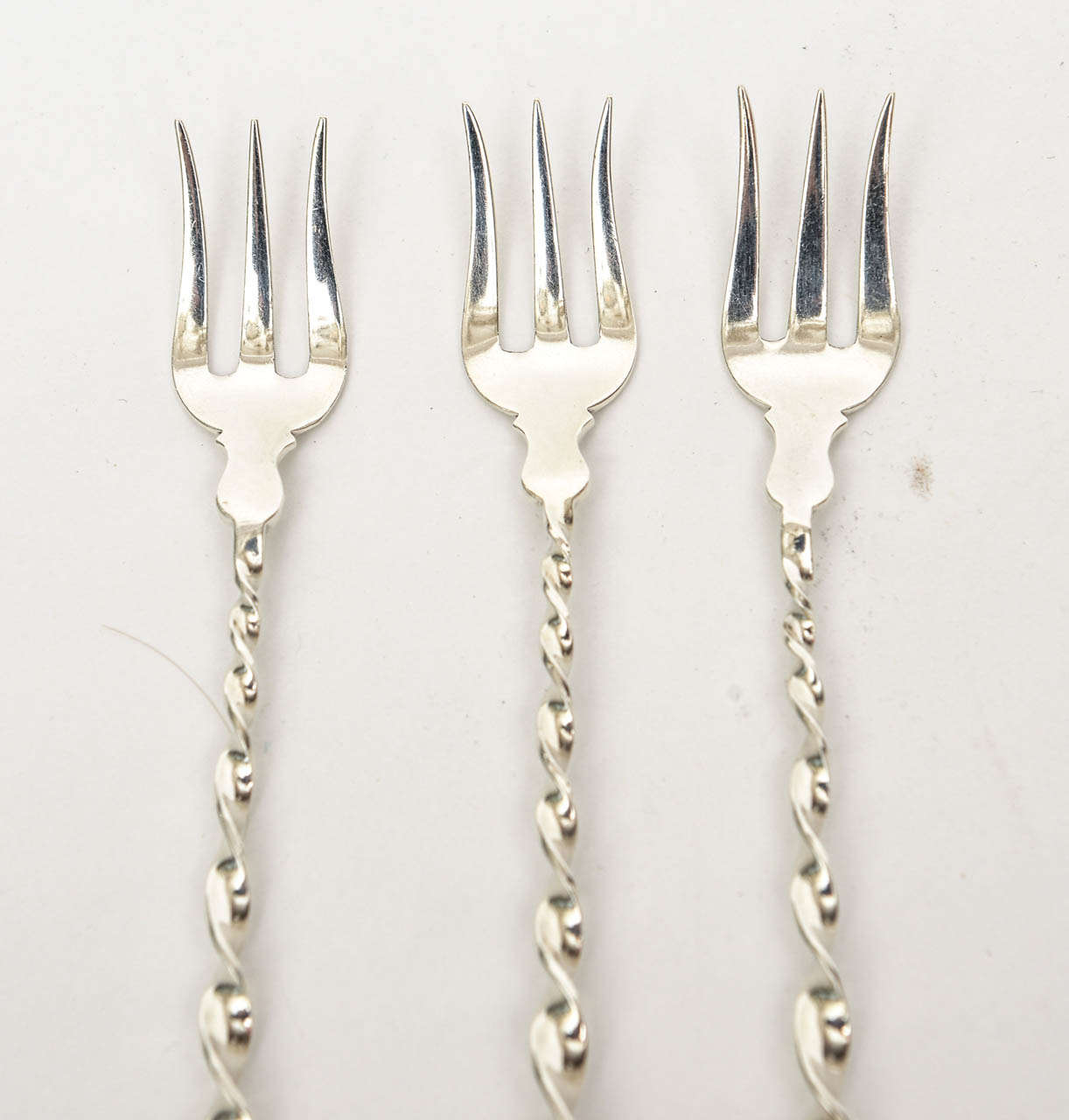 Sterlingsilber Vintage „Twist and Ball“ Cocktail- oder Serviergabeln aus Sterlingsilber S/10  Barzubehör (amerikanisch) im Angebot