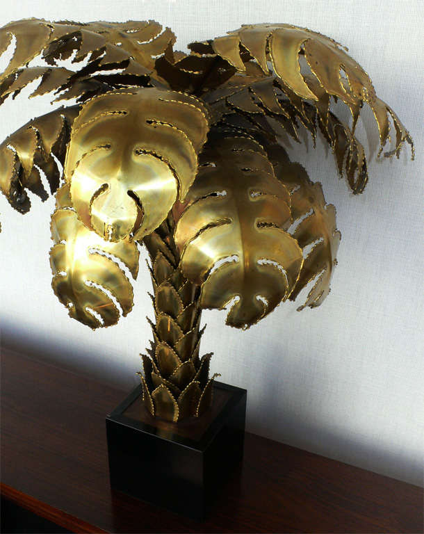 Brass Large 1970s Palm-Shaped Lamp by Maison Jansen For Sale