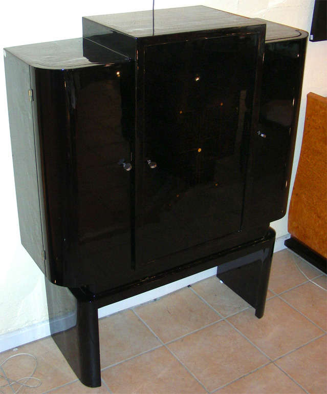 20th Century 1928 Rosewood Dry Bar For Sale