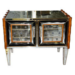 Buffet in mirror with 2 doors.