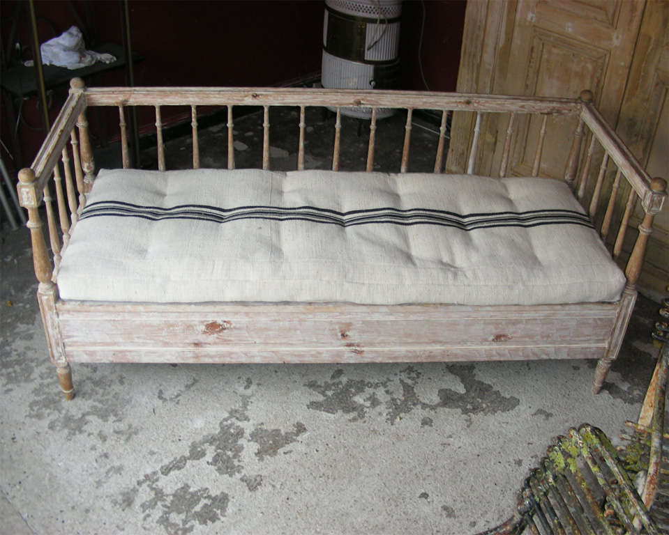 20th Century  19th Century Swedish Settee For Sale