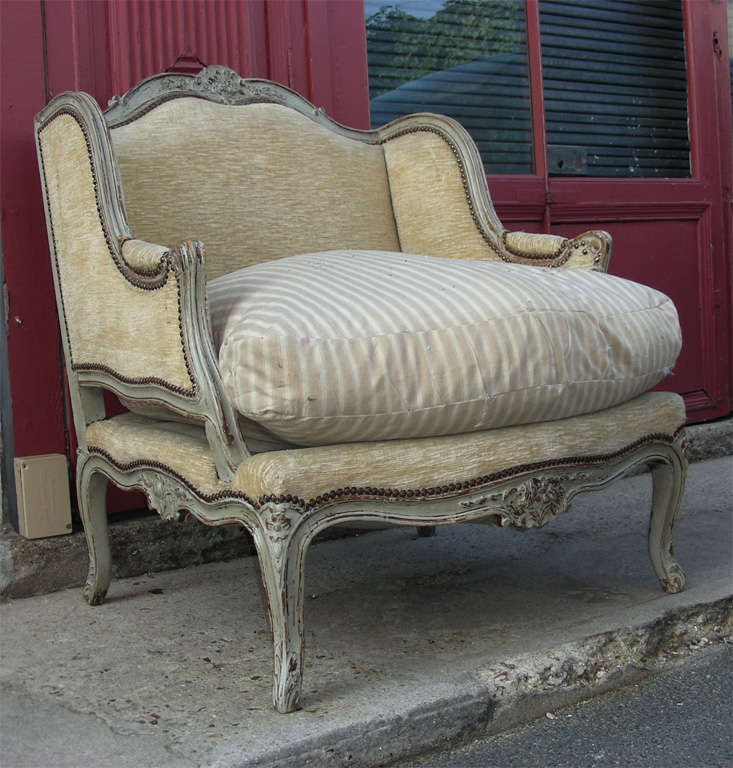 French Large 1900-1920 Louis XV STyle Winged Armchair For Sale
