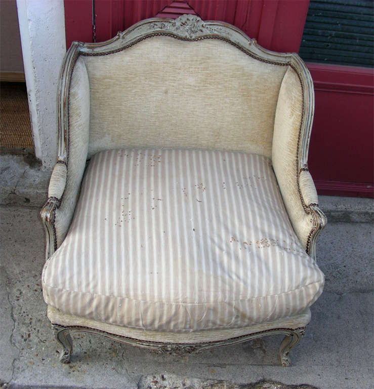 Large 1900-1920 Louis XV STyle Winged Armchair For Sale 1