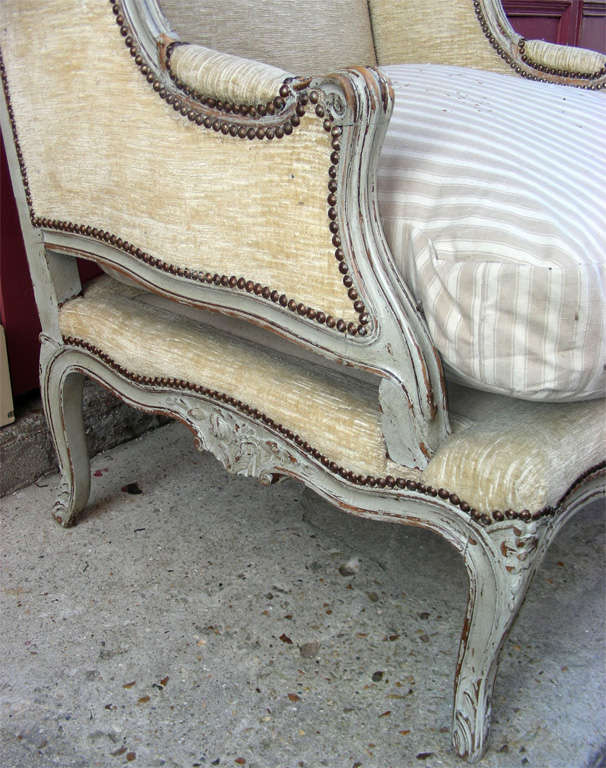Large 1900-1920 Louis XV STyle Winged Armchair For Sale 2