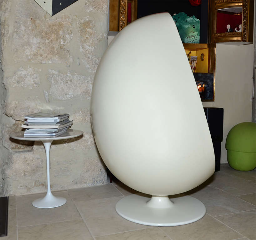 Mid-20th Century Ovalia Chair by Thor Larsen For Sale