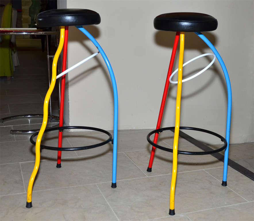 Javier Mariscal; Pepe Cortes. 'Duplex' bar stool, 1980. 
 Made by B.D. Ediciones de Diseño. Spanien - Das Neue Design, S. 53..