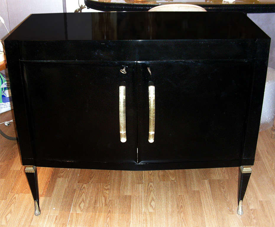 Buffet in wood , Two doors with handles in murano glass.