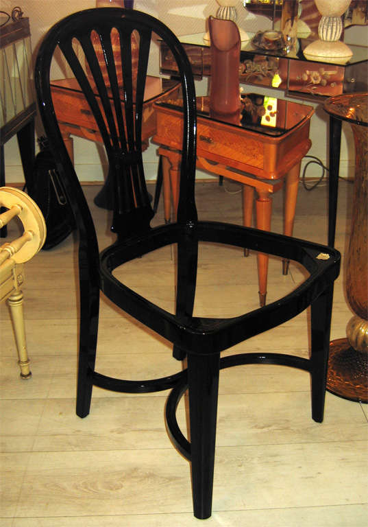 Wood Table and 4 chairs by Thonet
