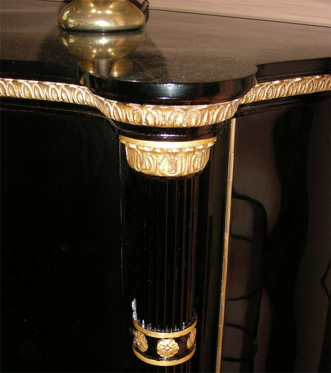 Wood 1940s Italian Black Lacquered Commode For Sale