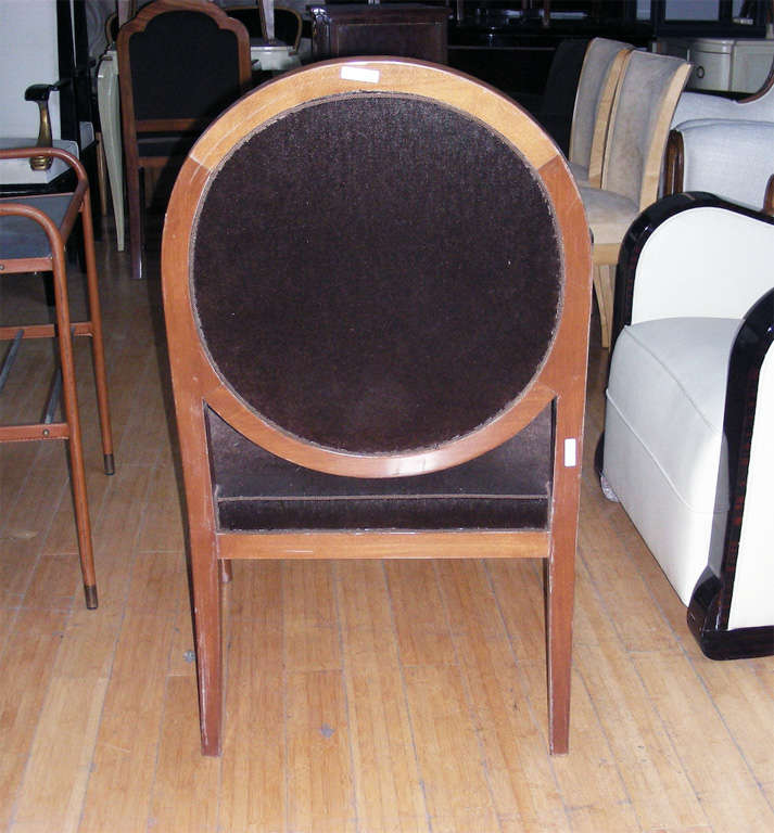 French Long and Deep 1930s Armchair in Walnut and Mohair Velvet For Sale 1
