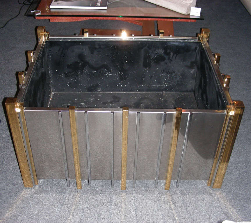 1970s jardinière in brass and chrome metal, with iron sheet interior.