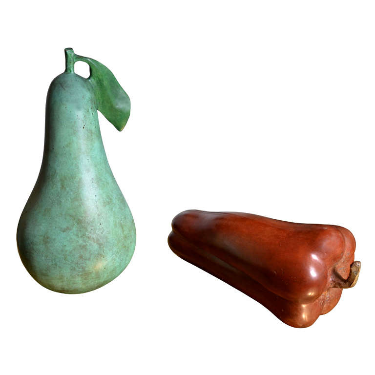 Sculpture en forme de poire et de poivron par Artus Bertrand en vente
