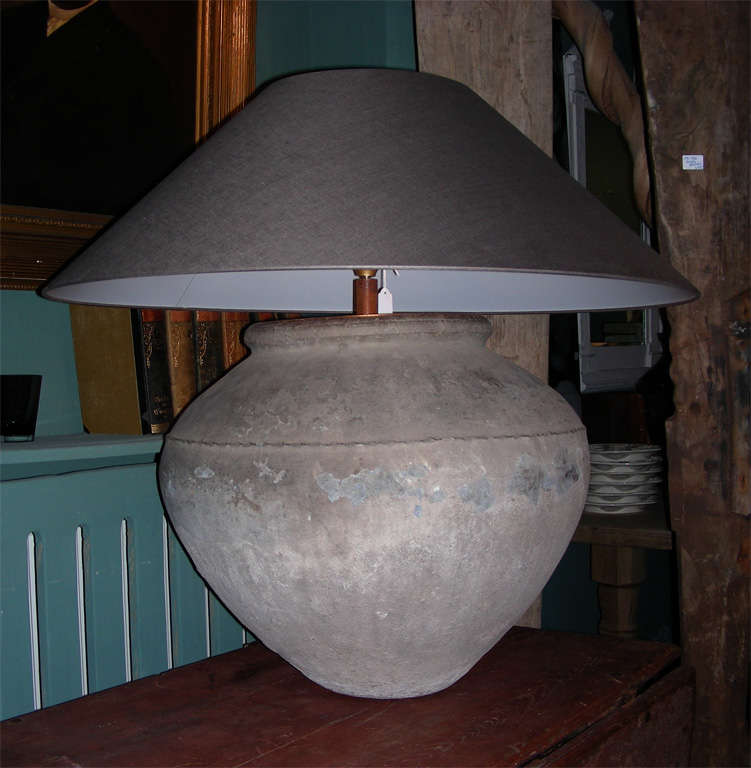 Terracotta lamp with shade