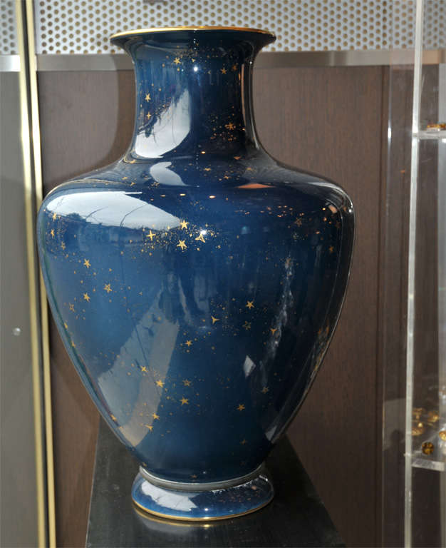 Porcelaine Grand vase en porcelaine de Sèvre des années 1950 en vente