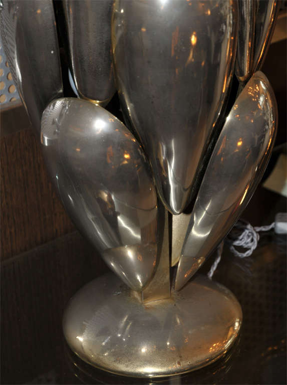 Français Lampe de sculpture de la Maison Charles des années 1970 en vente