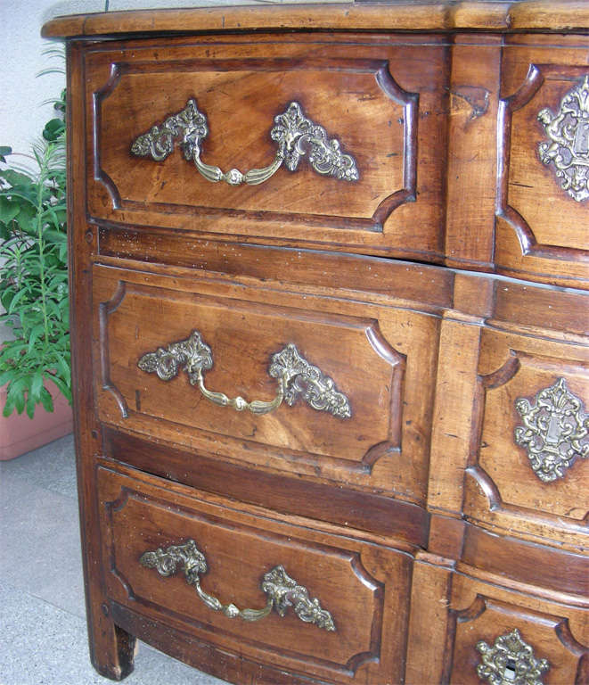 Commode in Chestnut 18th Century with Three Large Drawers 2