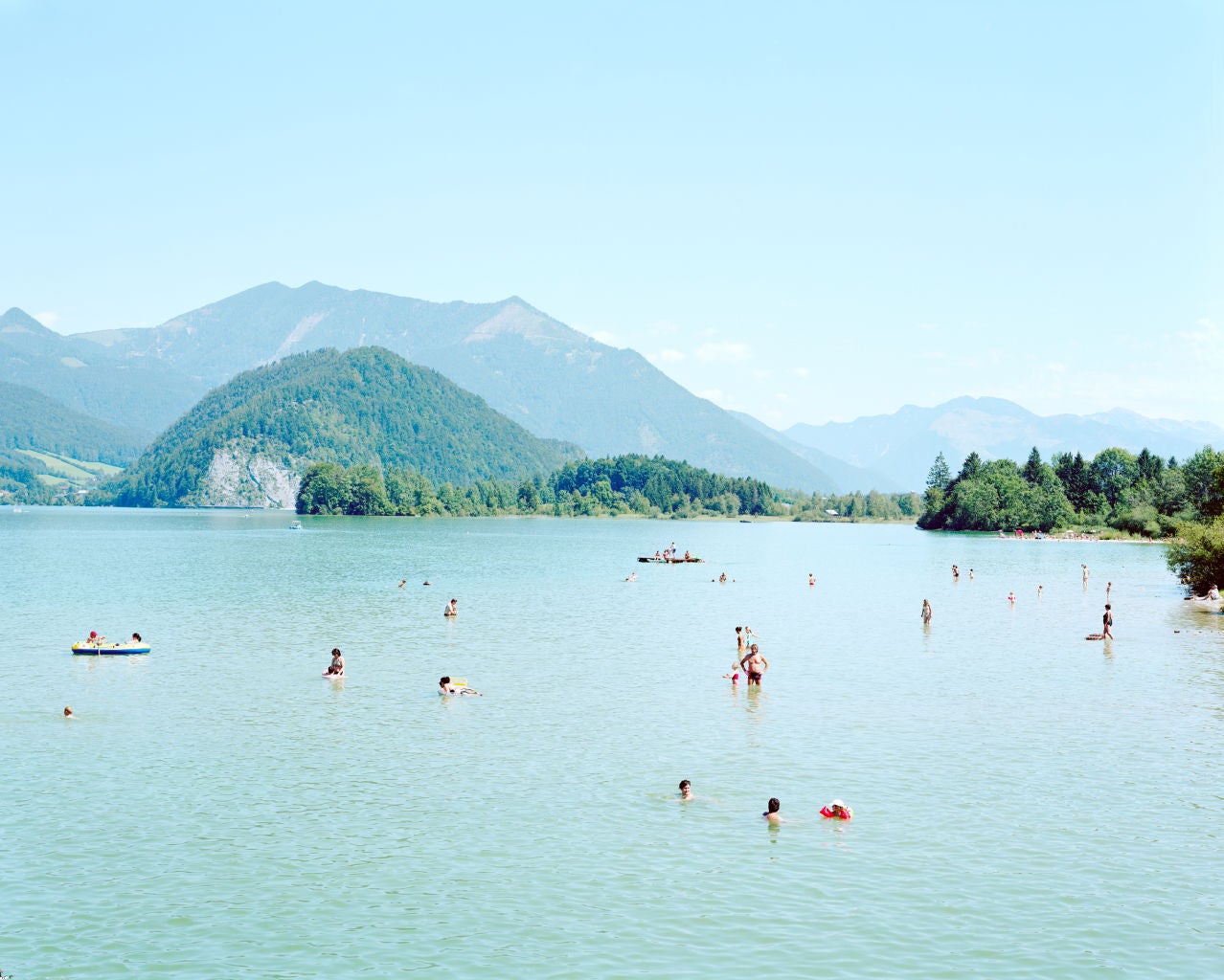 Massimo Vitali Landscape Photograph - Lakeview #3313
