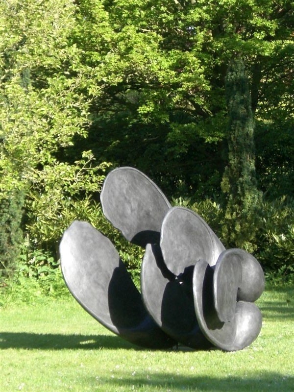 French-born sculptress Anne Curry is a member of the Royal British Society of Sculptors. Her outdoor sculpture has been exhibited at major exhibition gardens such as the Royal Botanic Gardens in Kew, London, and around the UK and her work can be