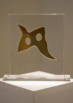 Masque Oiseau - Sculpture by Hans (Jean) Arp