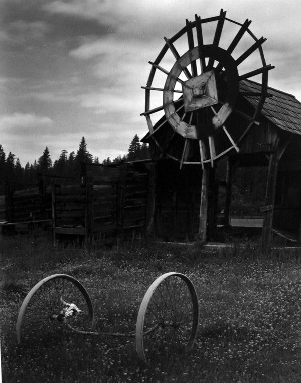 Black and White Photograph di Edward Weston - Ranch Meyer, Yosemite, 1938