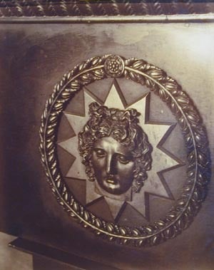 Eugène Atget Still-Life Photograph – Louvre, Salle Ägypten