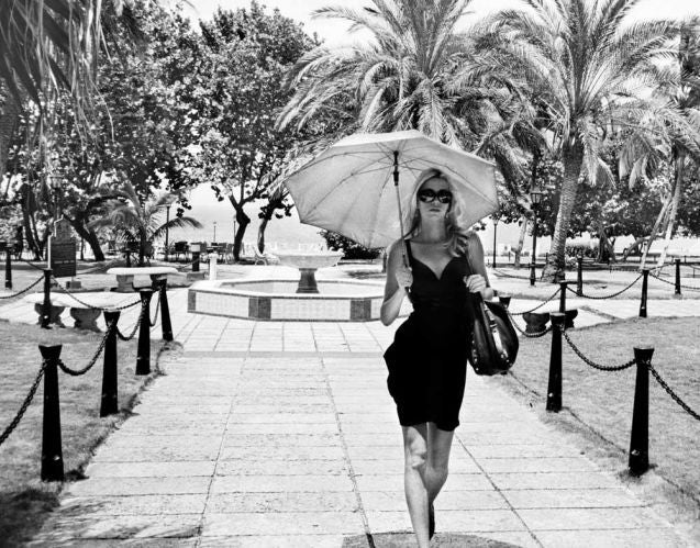 Michael Dweck Black and White Photograph – Habana Libre, Nacional