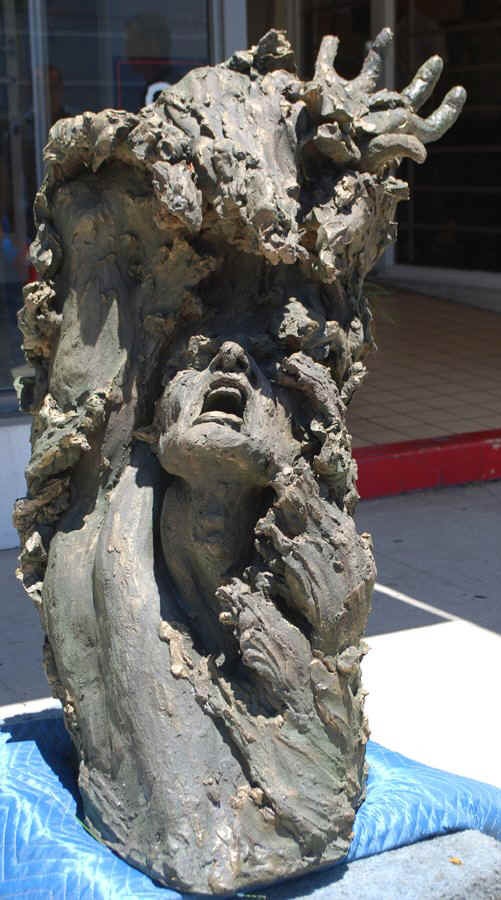 Patricia Knop Figurative Sculpture - Breaking Through