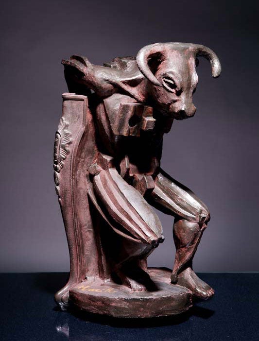 Asterion  (Schwarz), Figurative Sculpture, von Mariko