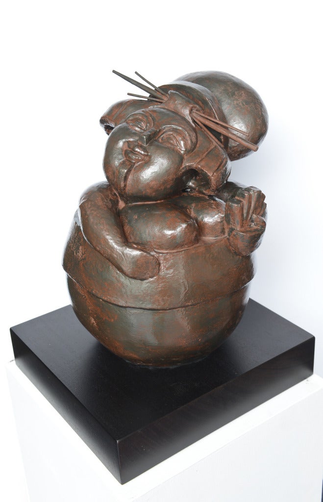 Dicke Dame – Sculpture von Mariko